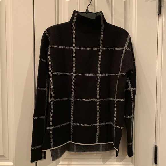 Max Studio Sweaters - MAX STUDIO Black Cream Windowpane Sweater S